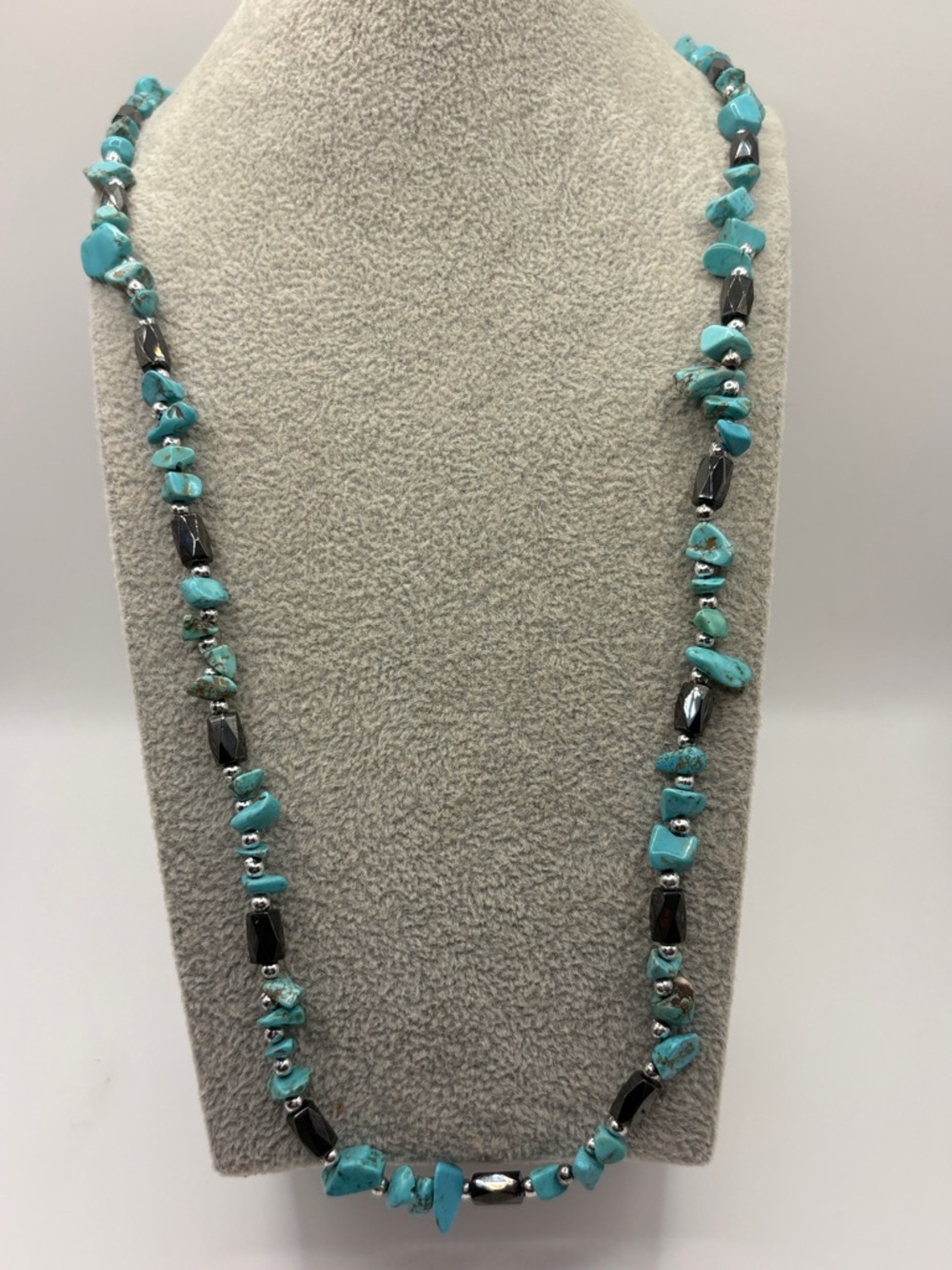 Turquoise Chip and Hematite Bead Necklace - magnetic 30”
